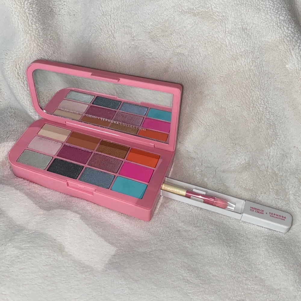 Museum of Ice Cream X Sephora pink popsicle eyeshadow palette. New with brush